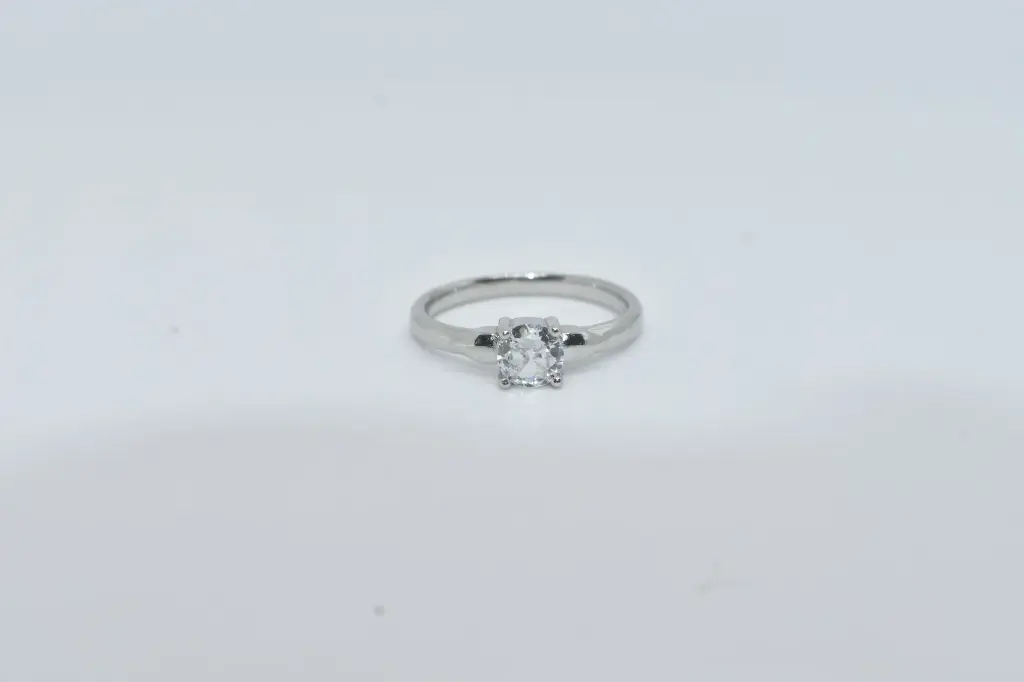 Solitaire ring